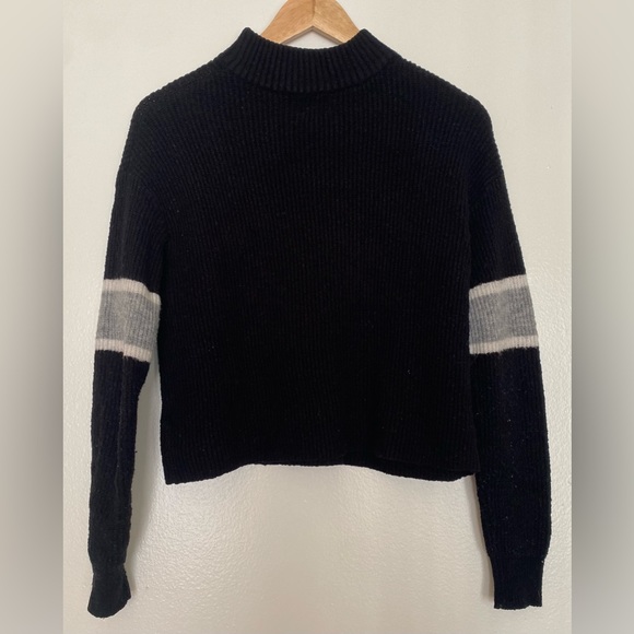 J and J mock neck sweater - black and white color blocking - size S - Picture 11 of 14